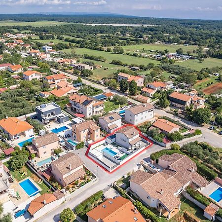 PUY Casa Tara Three-Bedroom Holiday Home מראה חיצוני תמונה
