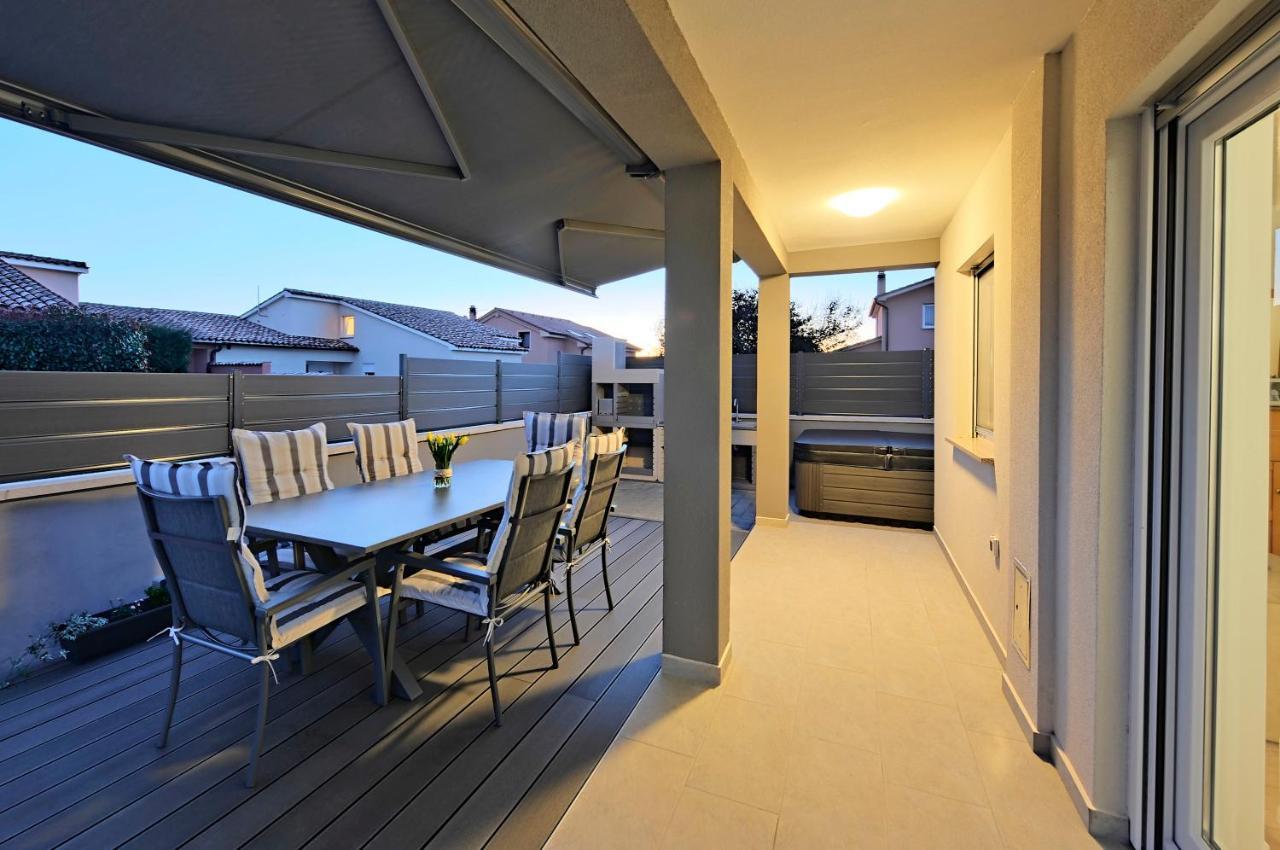 PUY Casa Tara Three-Bedroom Holiday Home מראה חיצוני תמונה