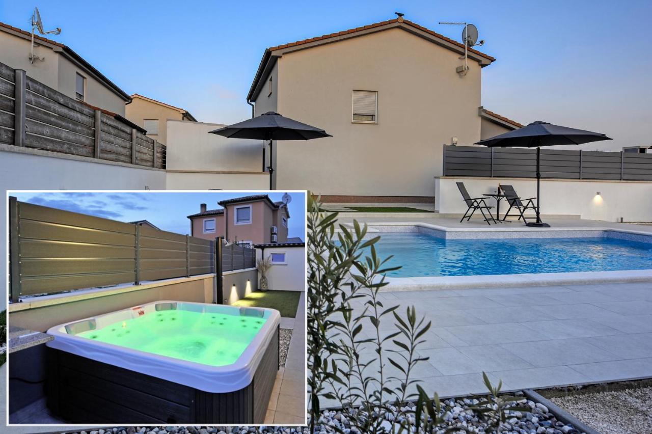 PUY Casa Tara Three-Bedroom Holiday Home מראה חיצוני תמונה