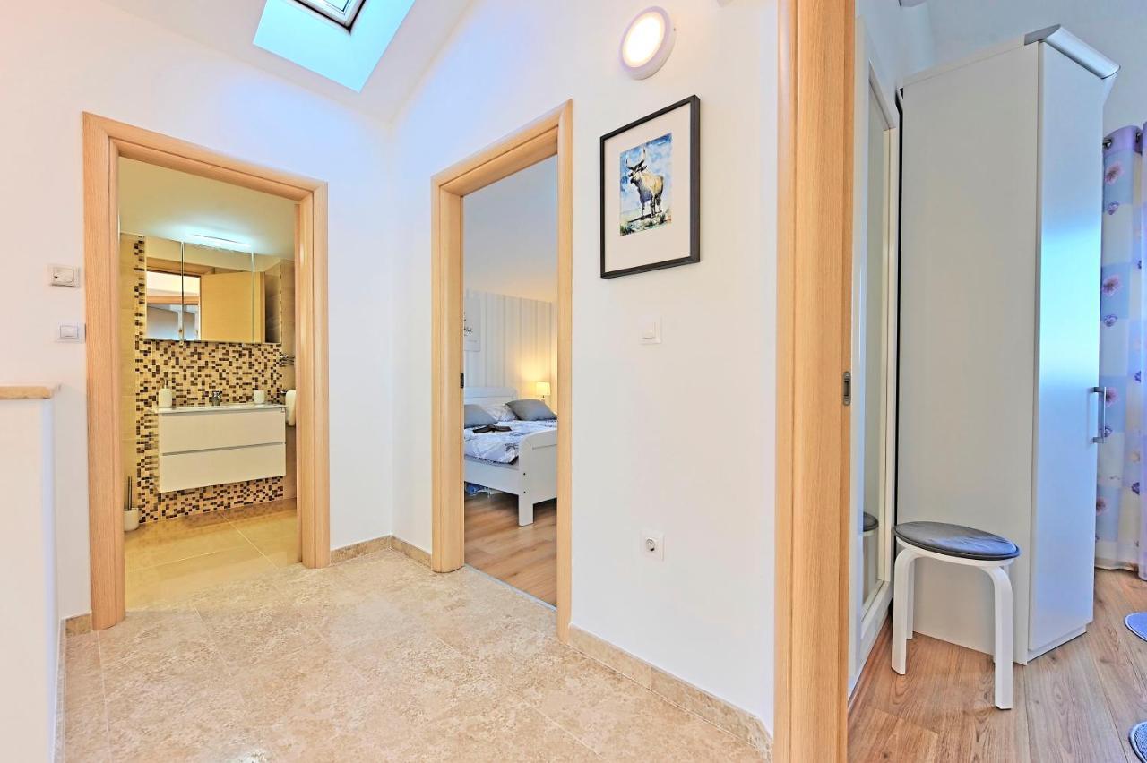 PUY Casa Tara Three-Bedroom Holiday Home מראה חיצוני תמונה