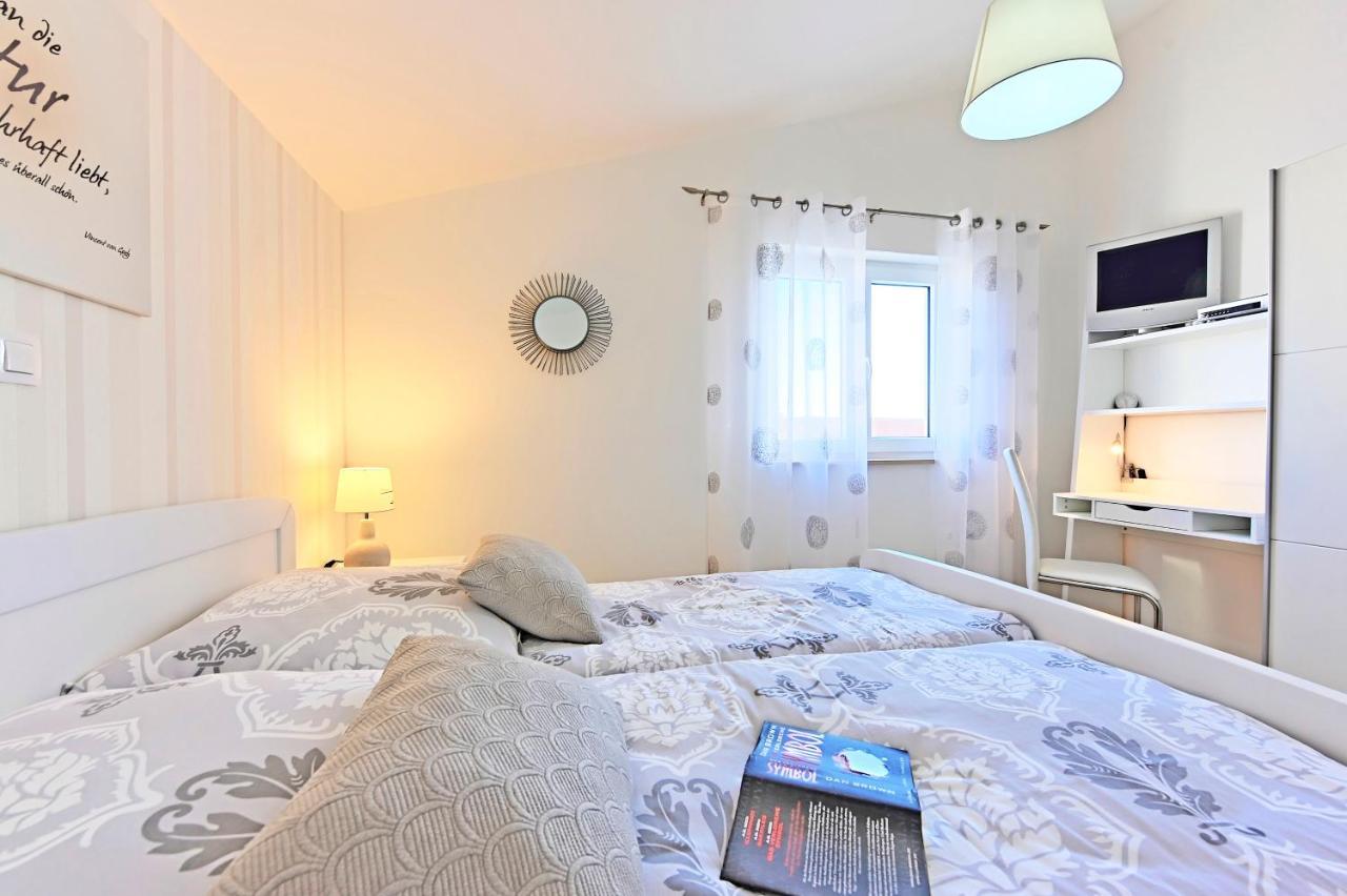 PUY Casa Tara Three-Bedroom Holiday Home מראה חיצוני תמונה