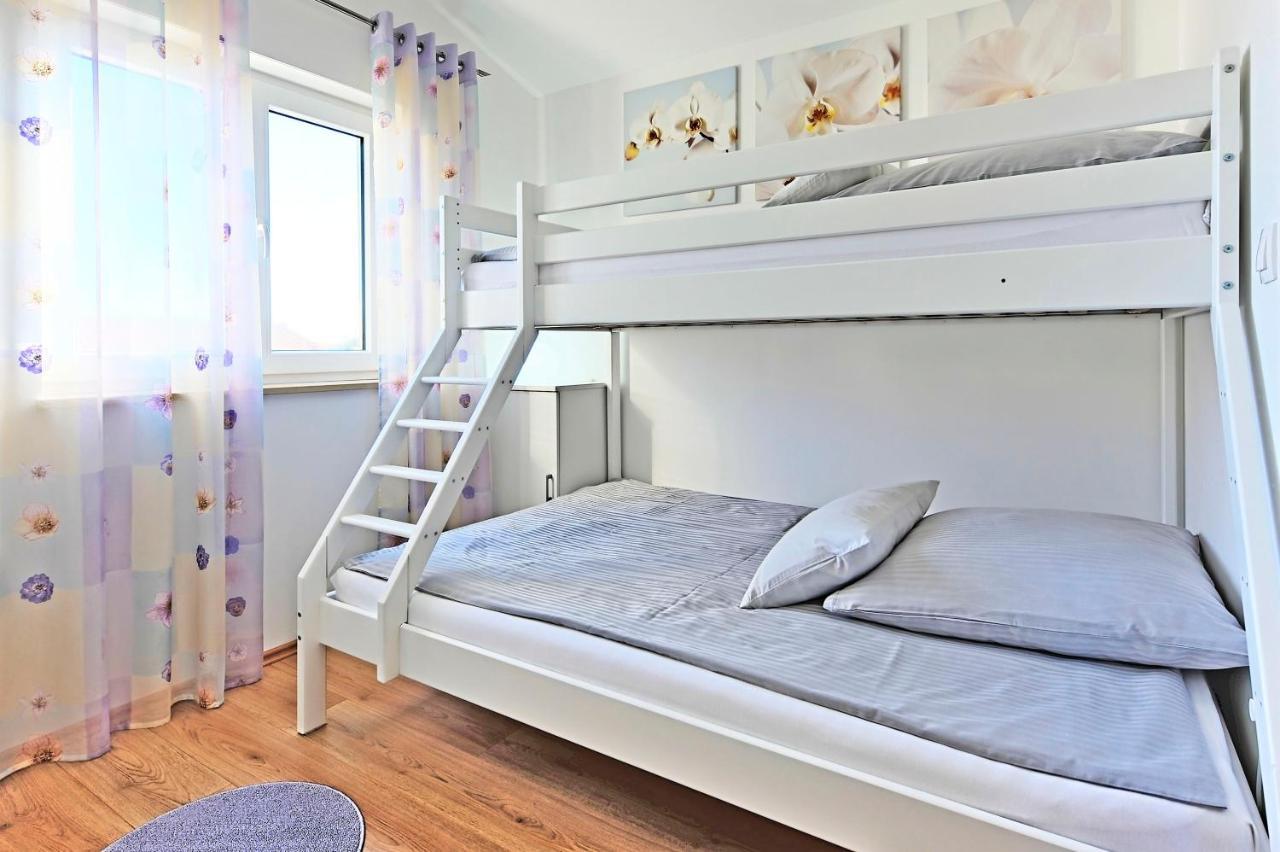 PUY Casa Tara Three-Bedroom Holiday Home מראה חיצוני תמונה