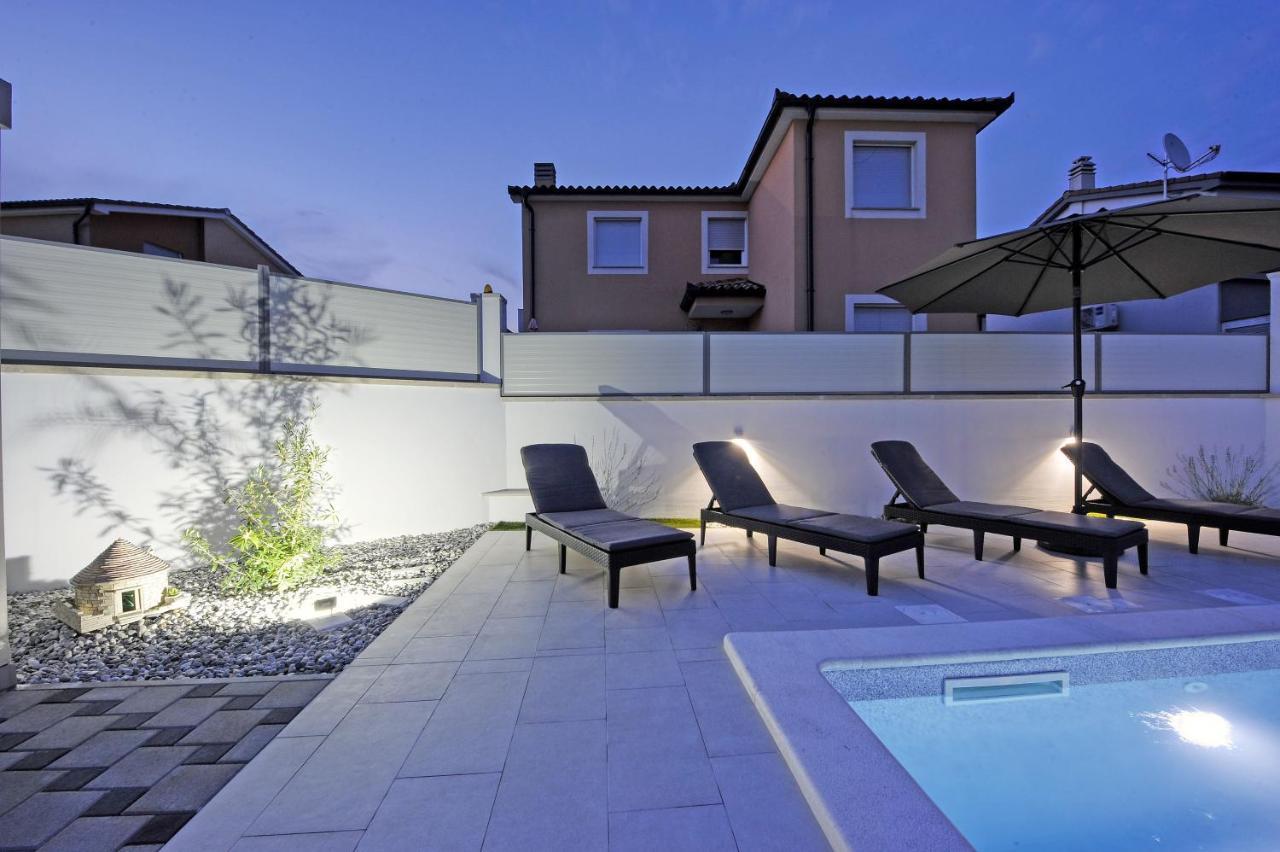 PUY Casa Tara Three-Bedroom Holiday Home מראה חיצוני תמונה