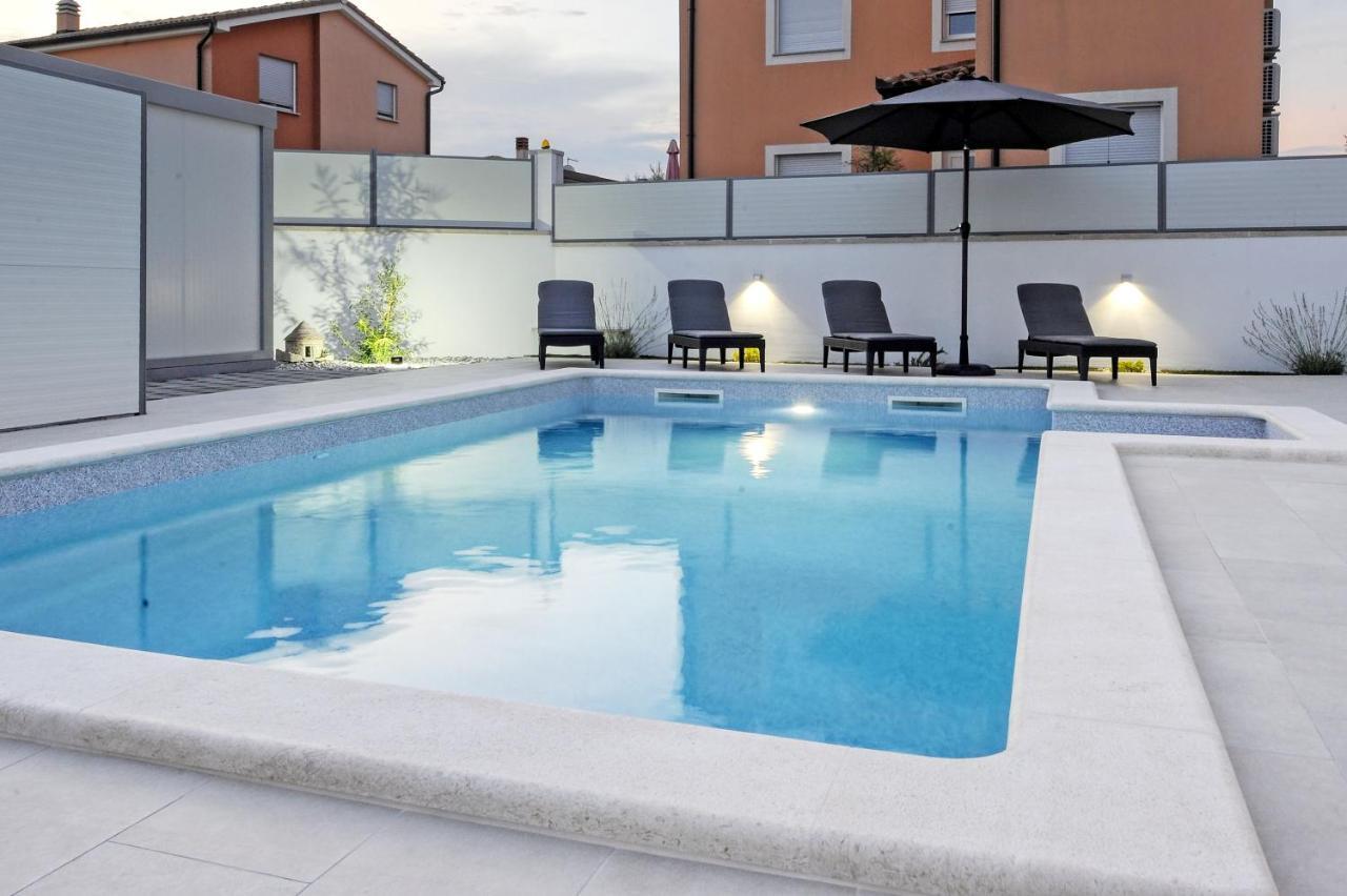 PUY Casa Tara Three-Bedroom Holiday Home מראה חיצוני תמונה
